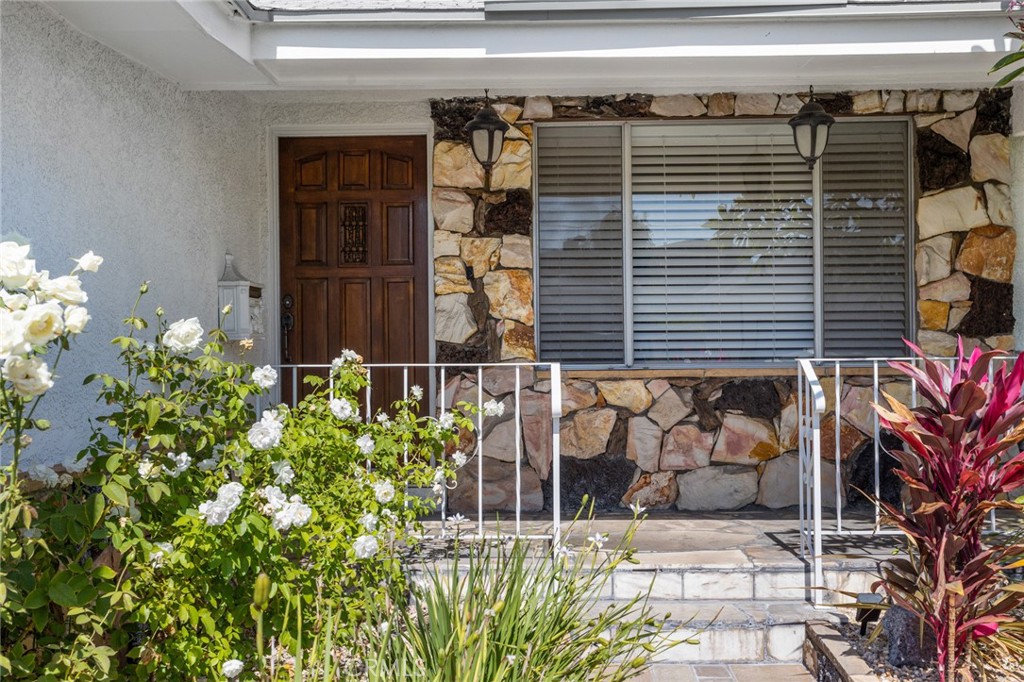233 E Markland Drive
