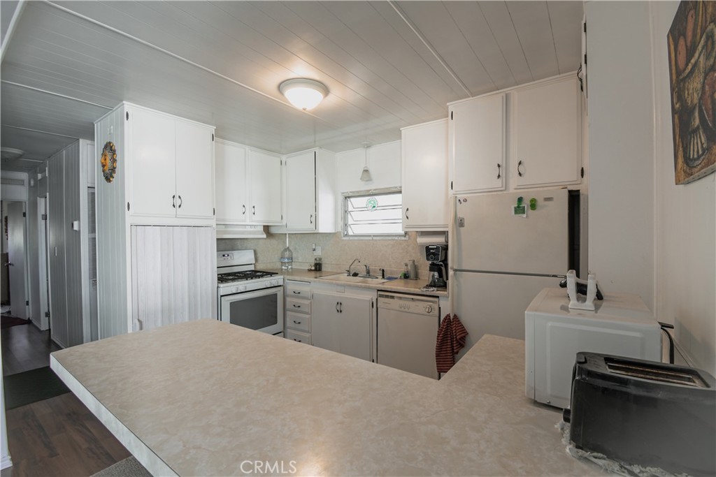 801 W Covina Boulevard 87