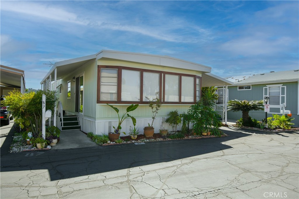 801 W Covina Boulevard 87