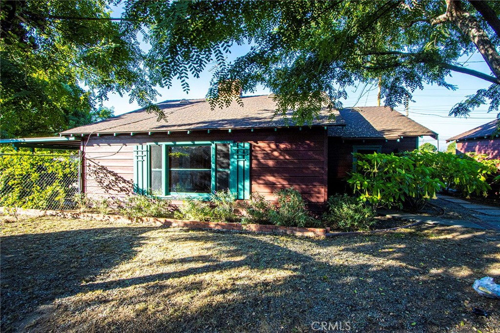 1414 S Indian Summer Avenue
