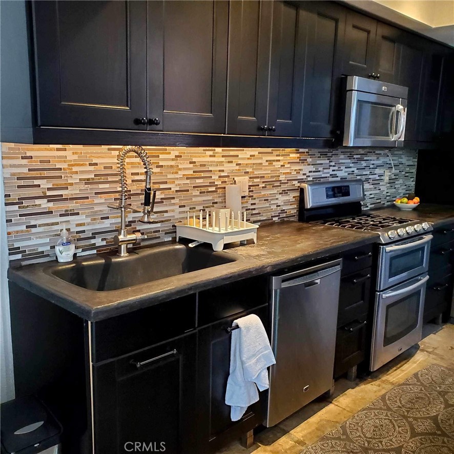 2913 Crape Myrtle Circle