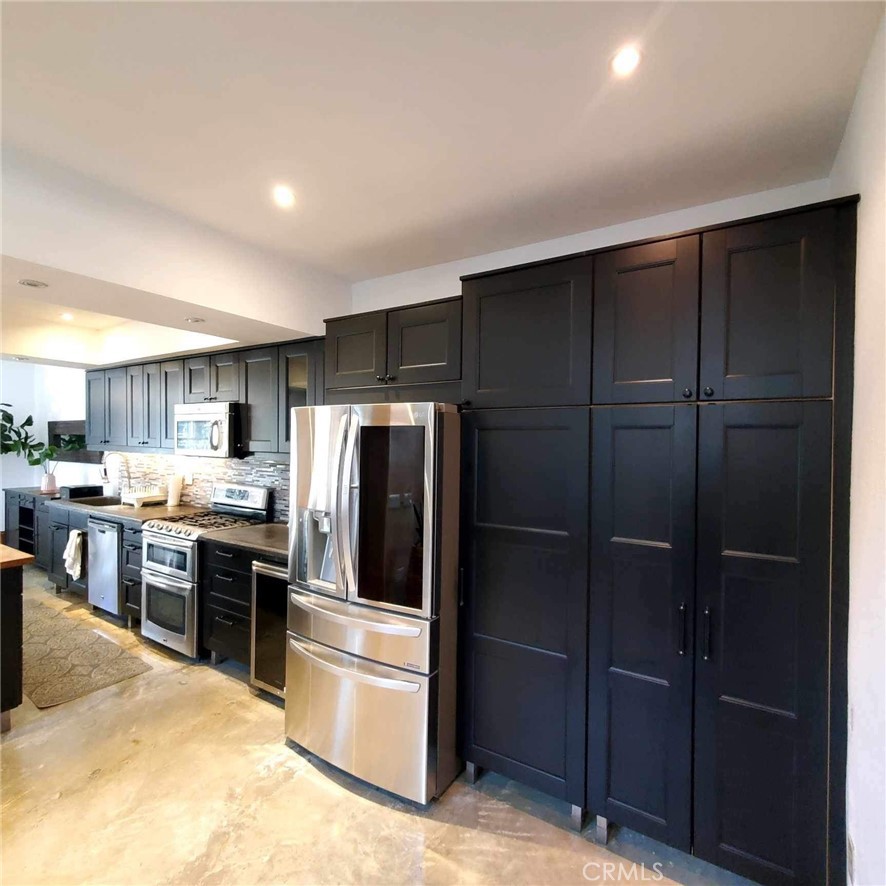 2913 Crape Myrtle Circle