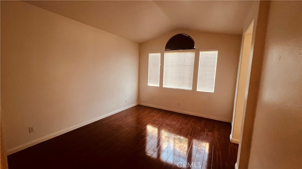 1135 N Solano Privado A