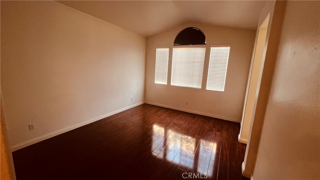 1135 N Solano Privado A