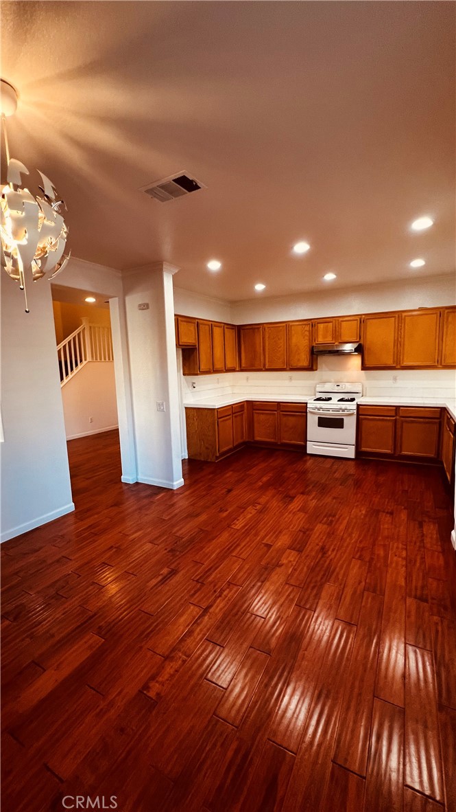 1135 N Solano Privado A