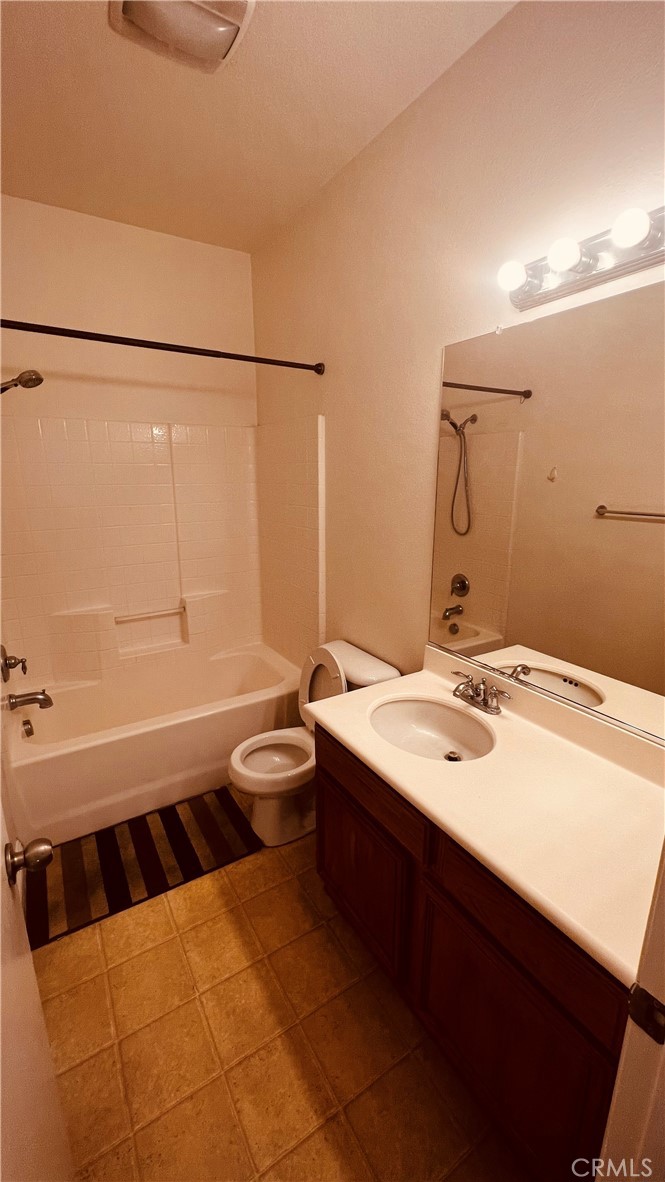 1135 N Solano Privado A