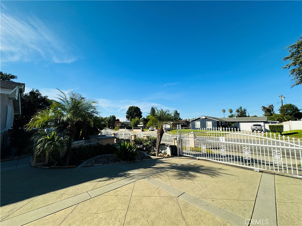 2358 Saunders Street