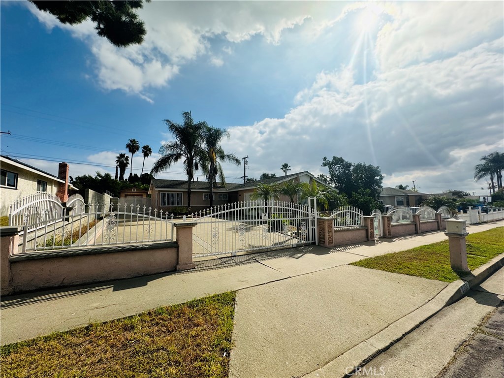 2358 Saunders Street