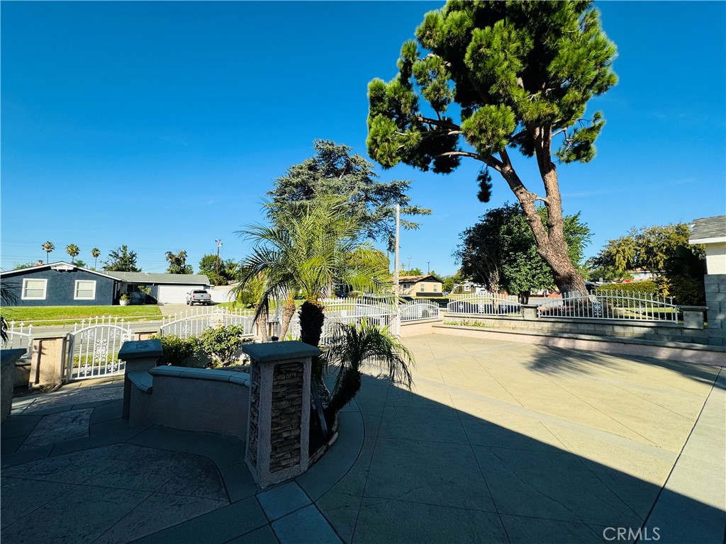 2358 Saunders Street
