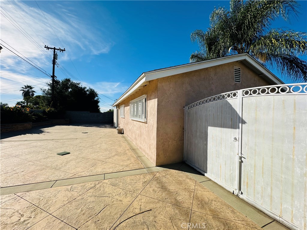 2358 Saunders Street