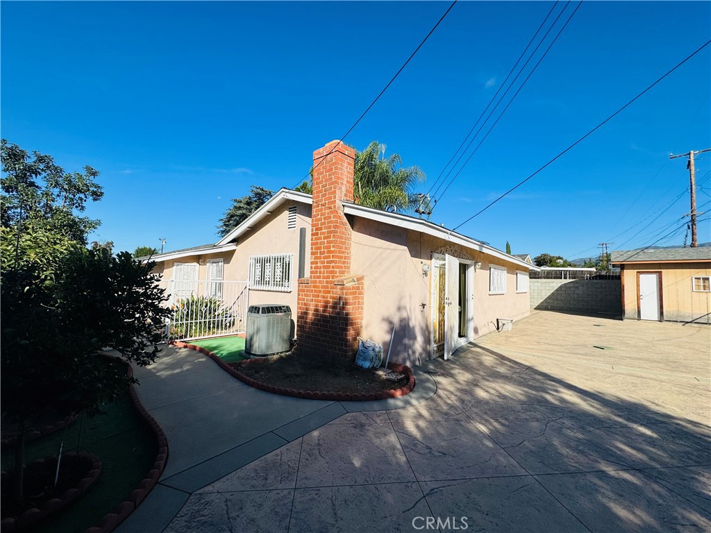 2358 Saunders Street