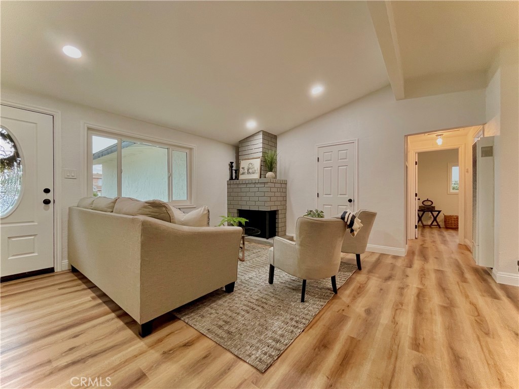 16328 Rochlen Street