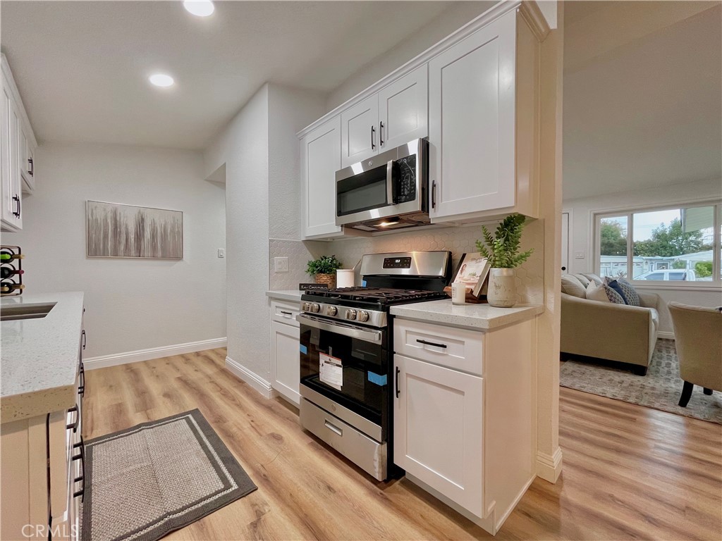 16328 Rochlen Street