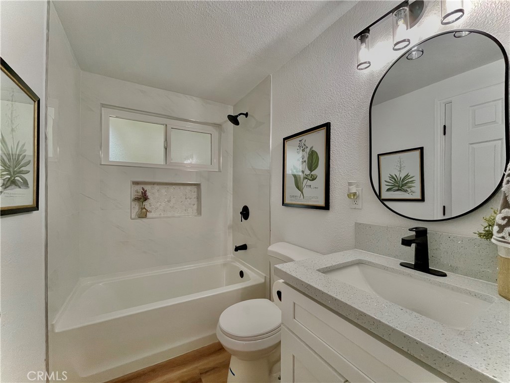 16328 Rochlen Street