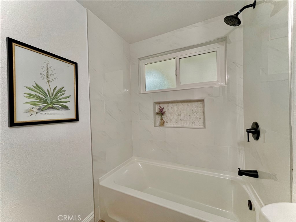 16328 Rochlen Street