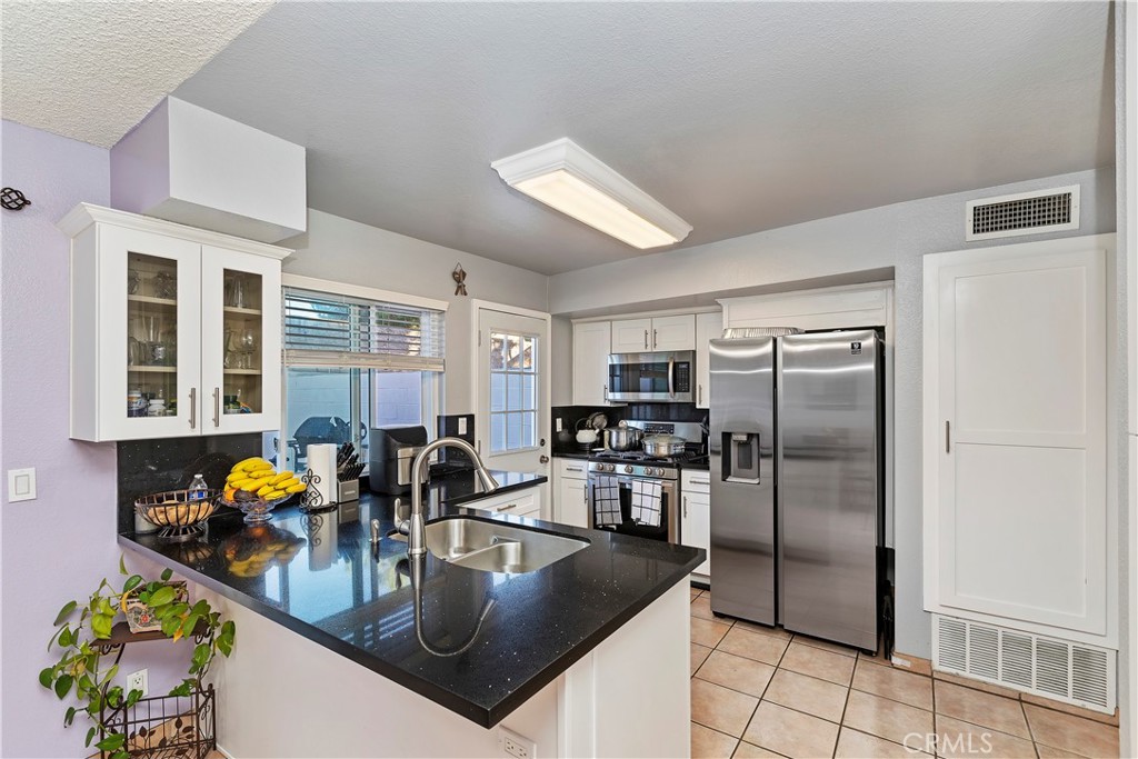 1404 N Elederberry