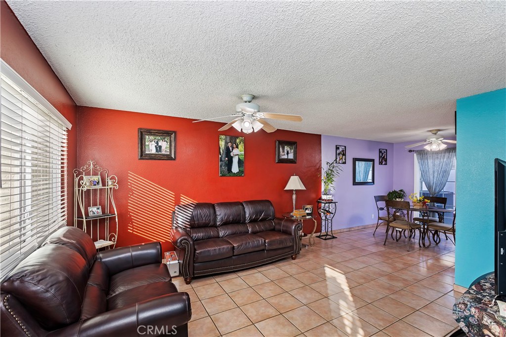 1404 N Elederberry