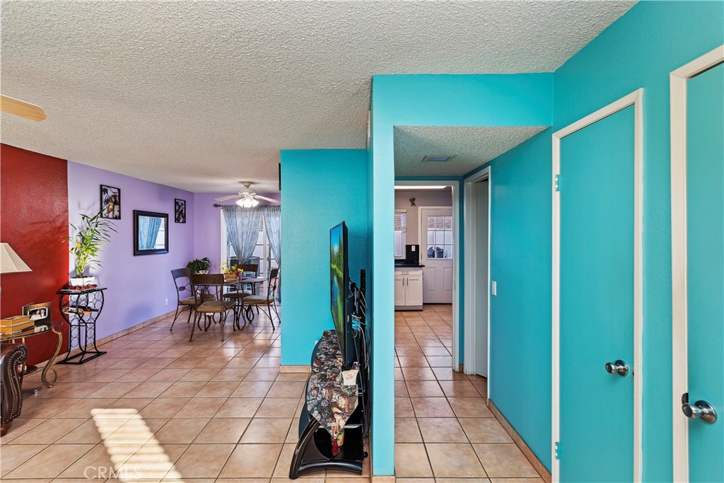 1404 N Elederberry