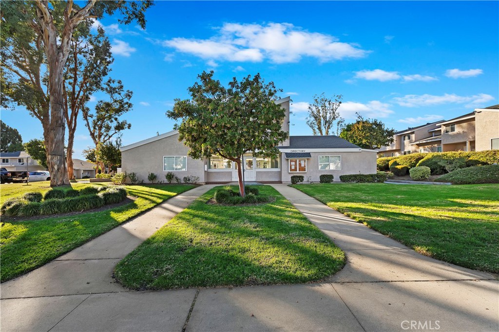 1404 N Elederberry