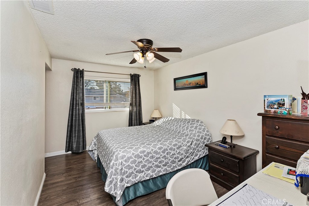 1404 N Elederberry