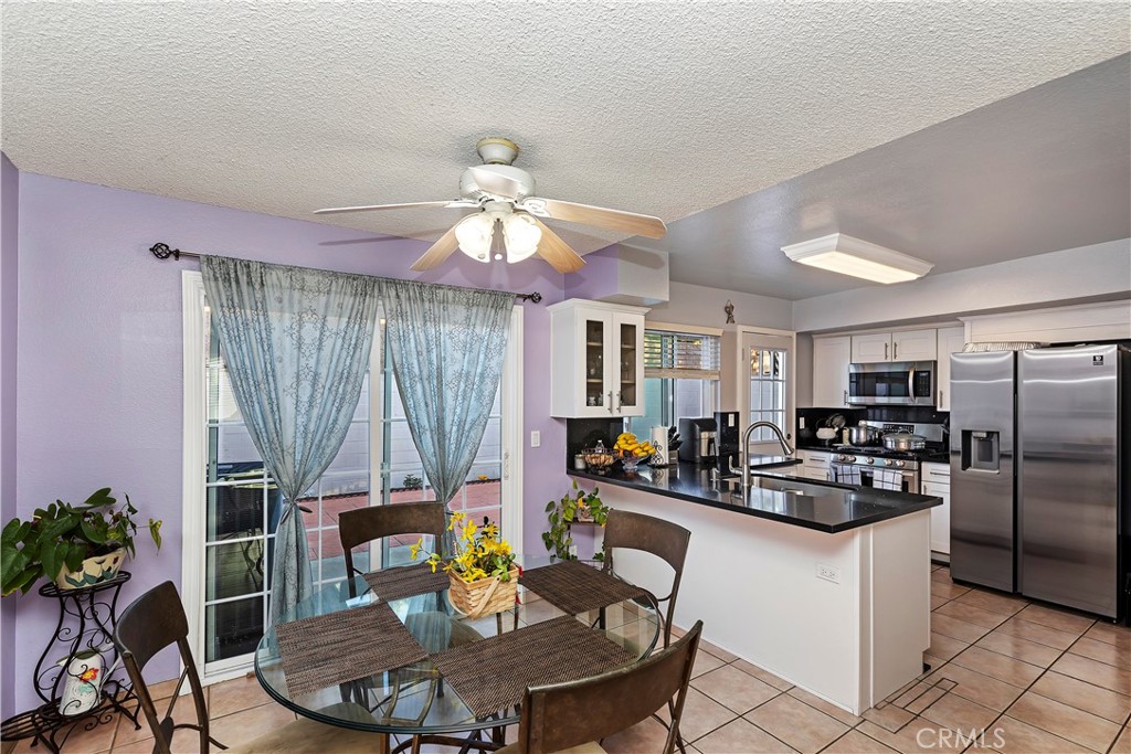 1404 N Elederberry