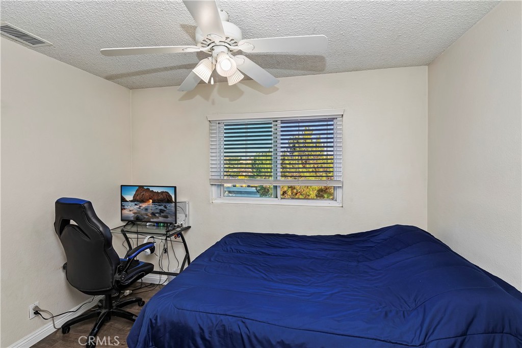 1404 N Elederberry