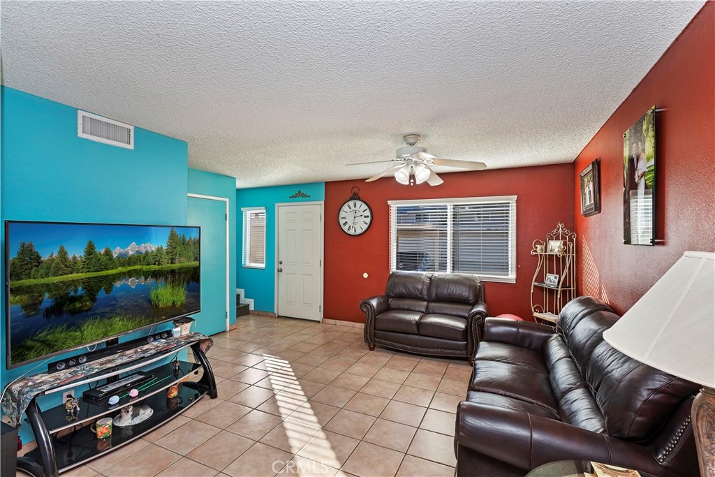 1404 N Elederberry