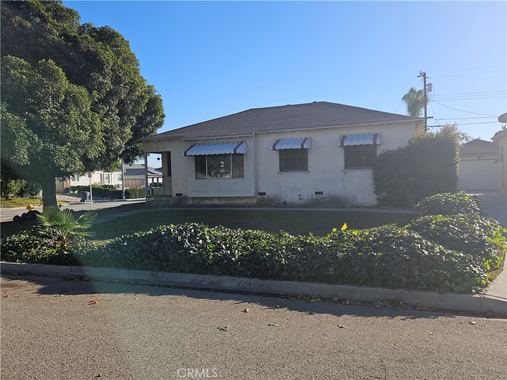 10654 Ranchito Street