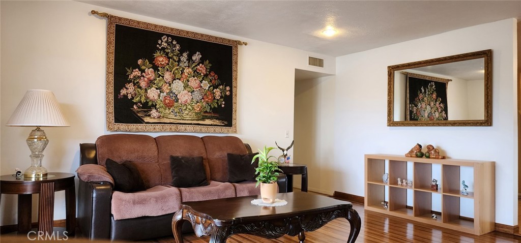 18547 Lincroft Street