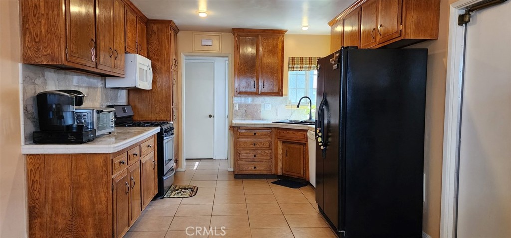 18547 Lincroft Street