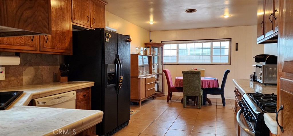 18547 Lincroft Street