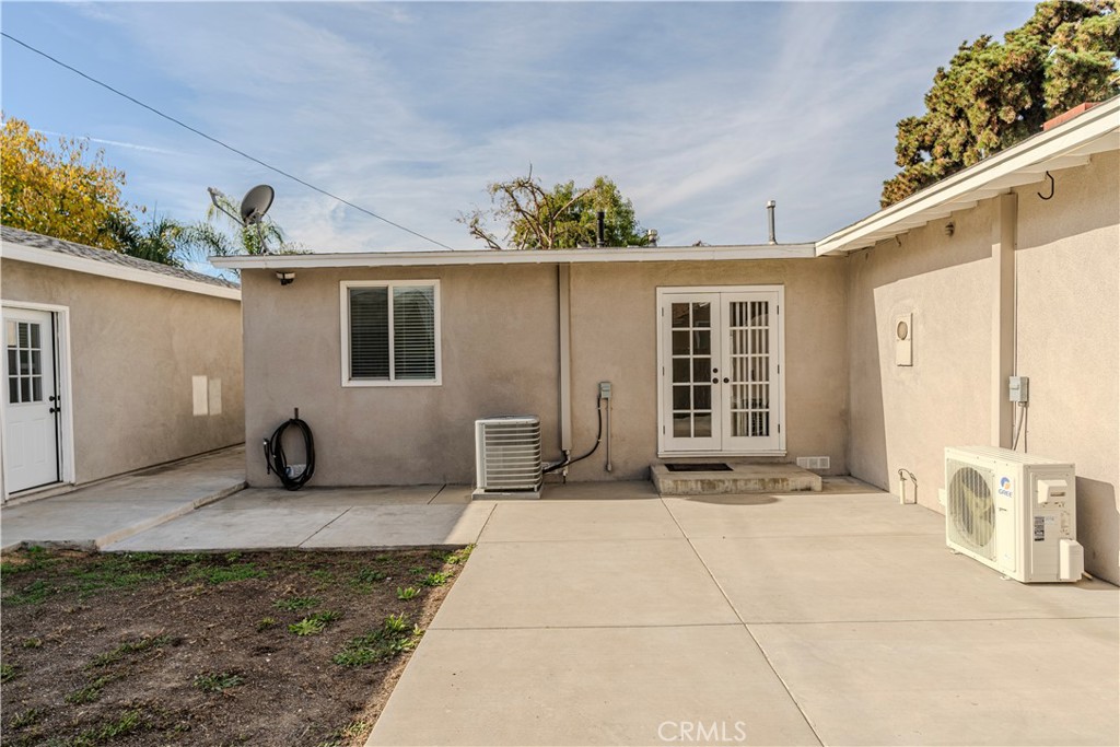 1918 W Palm Drive