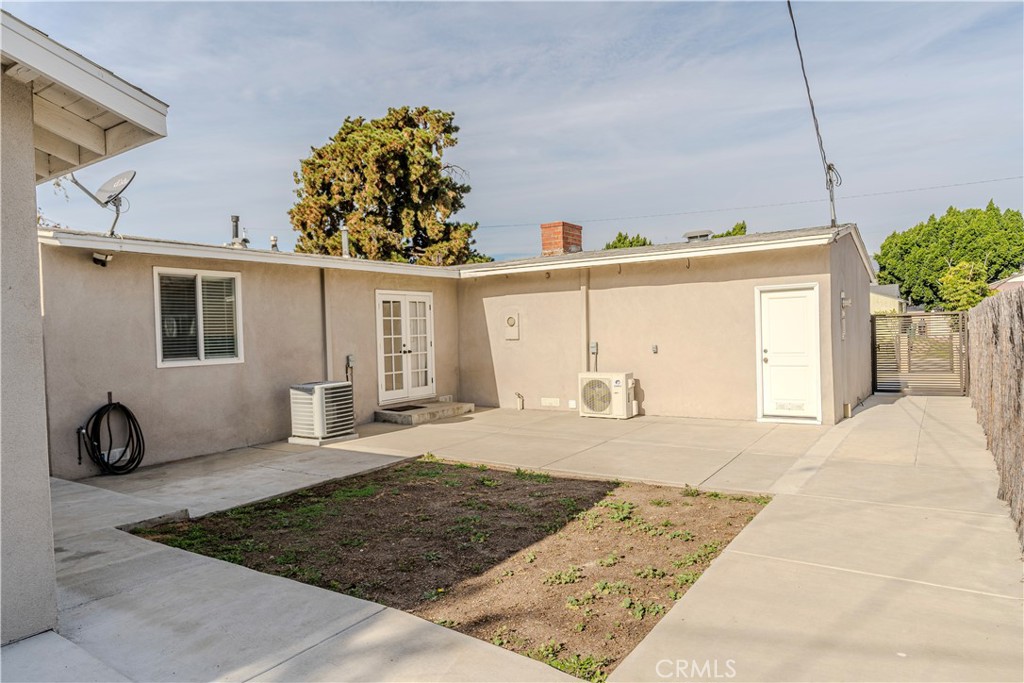 1918 W Palm Drive