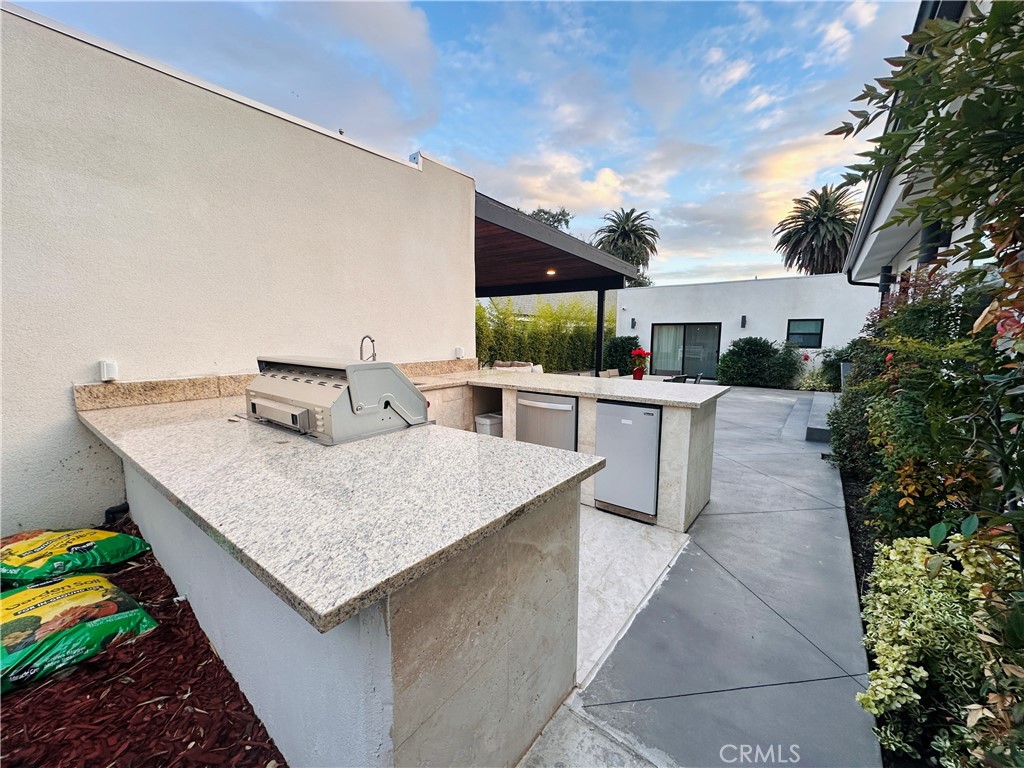 1779 Las Lunas Street