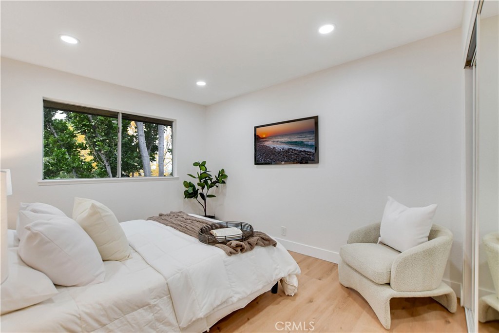 5081 Cape Tenez Drive