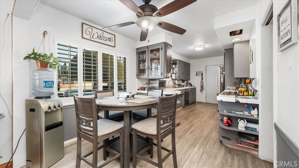 1338 E Thackery Avenue