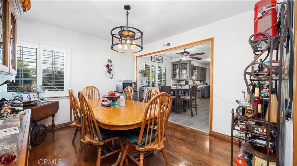 1338 E Thackery Avenue