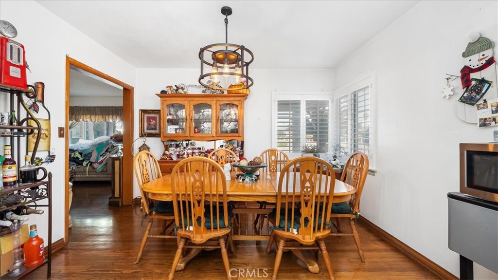 1338 E Thackery Avenue