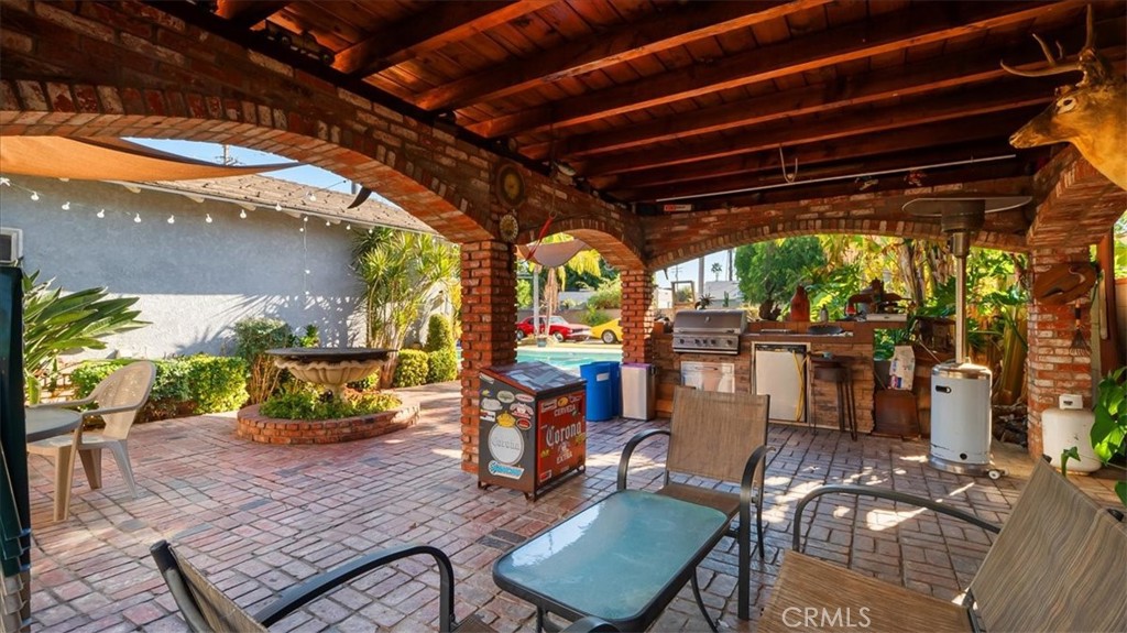 1338 E Thackery Avenue