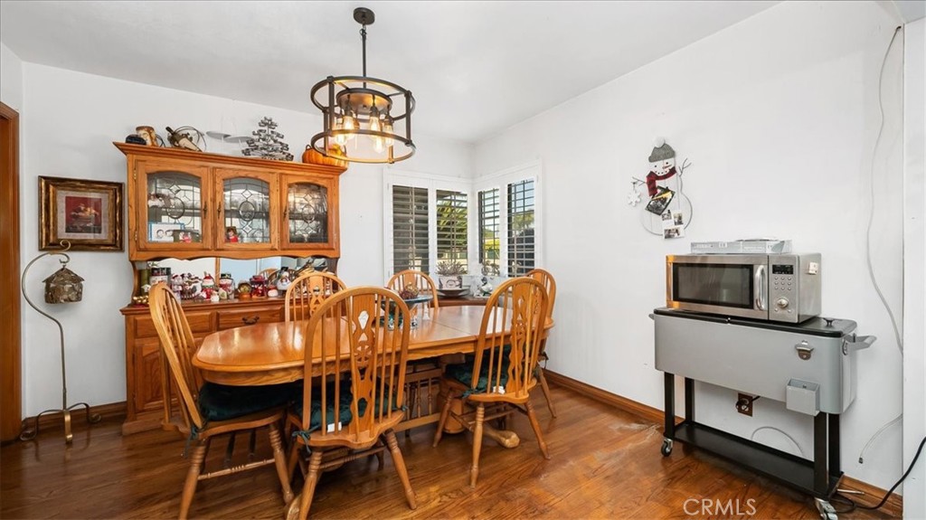 1338 E Thackery Avenue