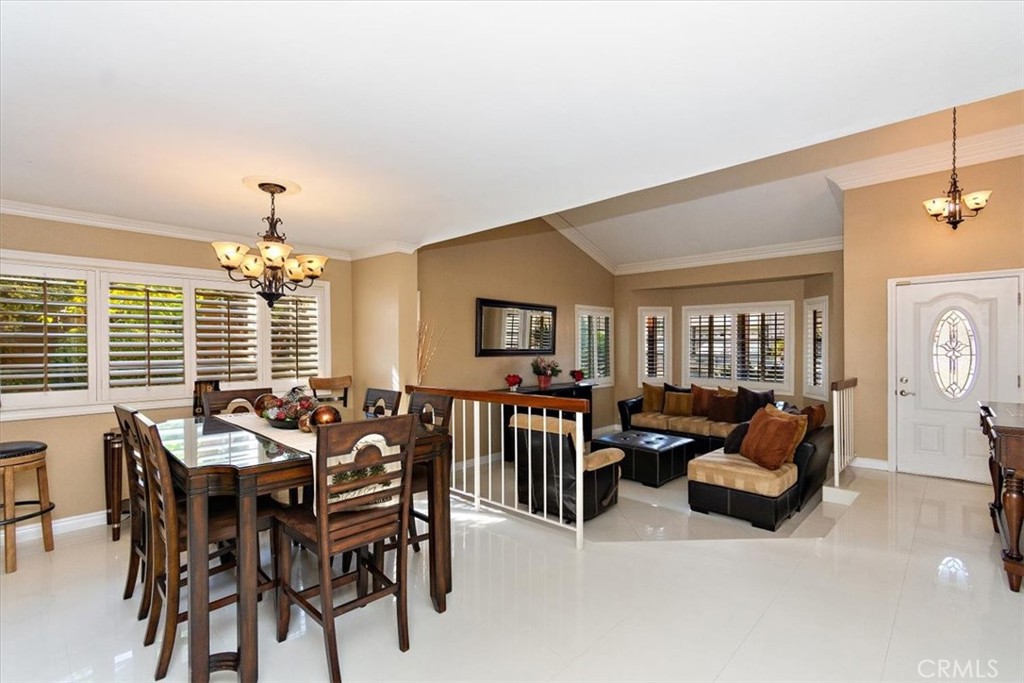 12 Rainbow Ridge Road