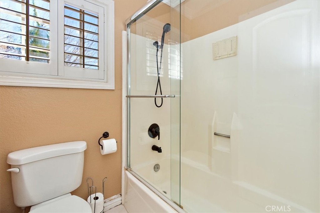 12 Rainbow Ridge Road