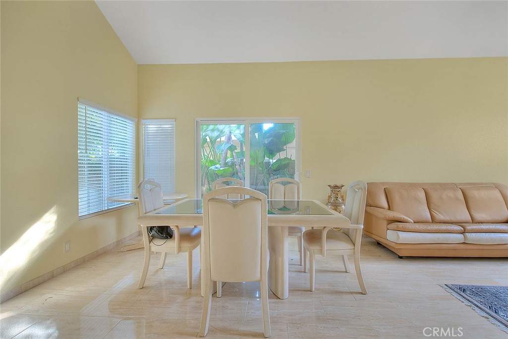 2842 Hollow Oak Court