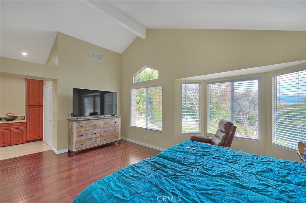 2842 Hollow Oak Court