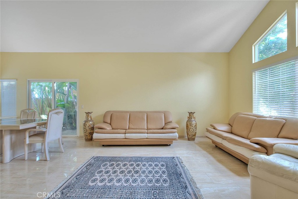 2842 Hollow Oak Court