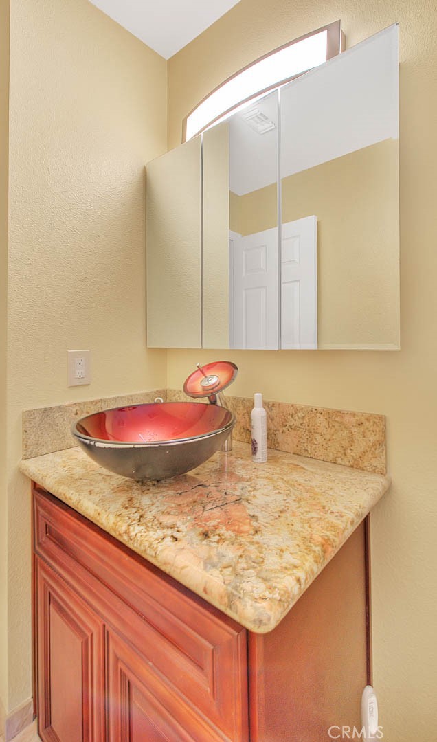 2842 Hollow Oak Court