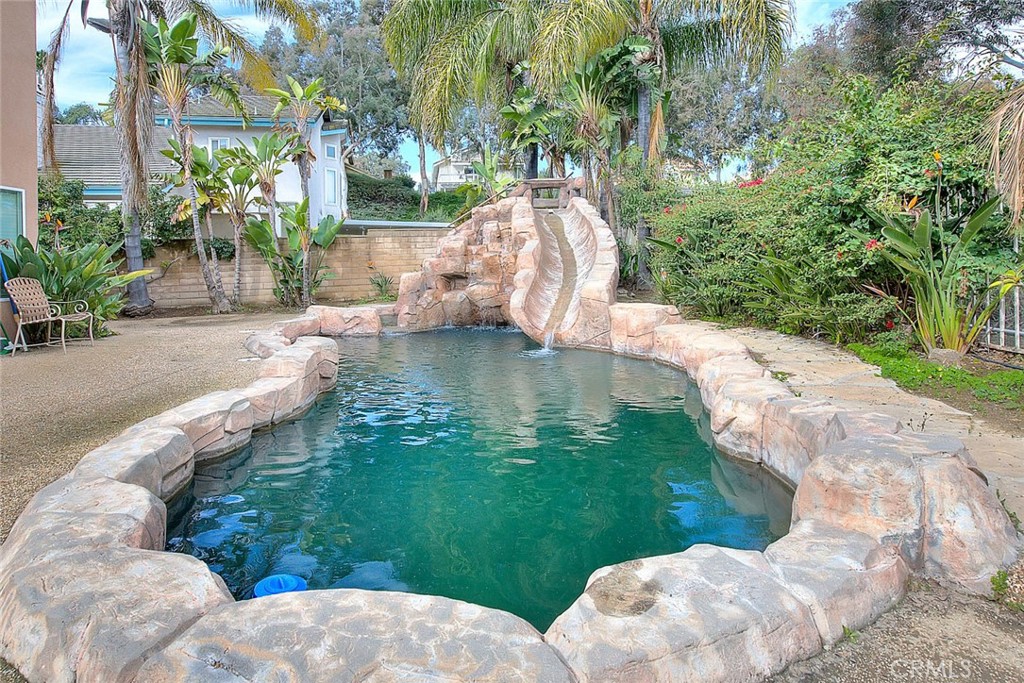 2842 Hollow Oak Court