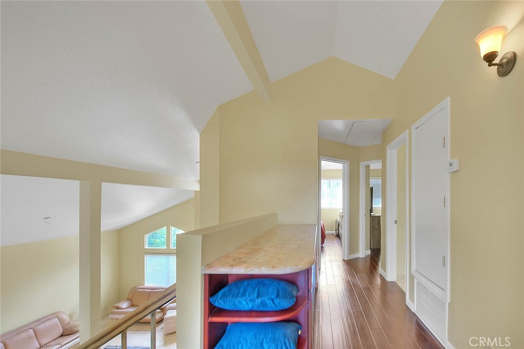 2842 Hollow Oak Court