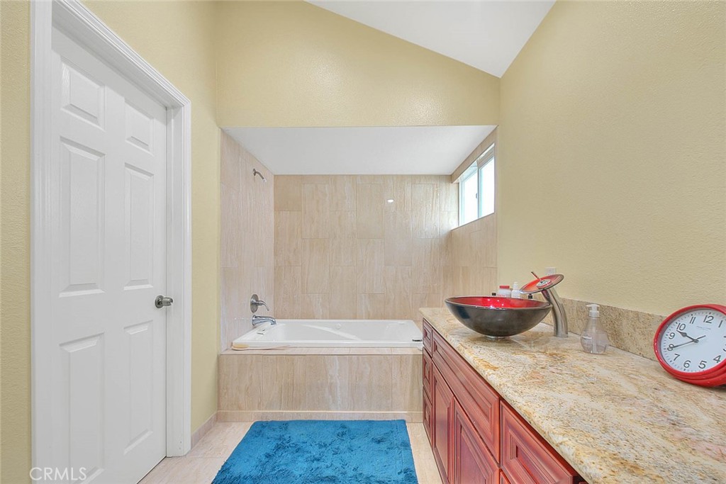 2842 Hollow Oak Court