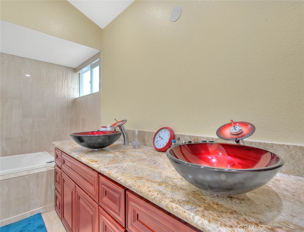 2842 Hollow Oak Court